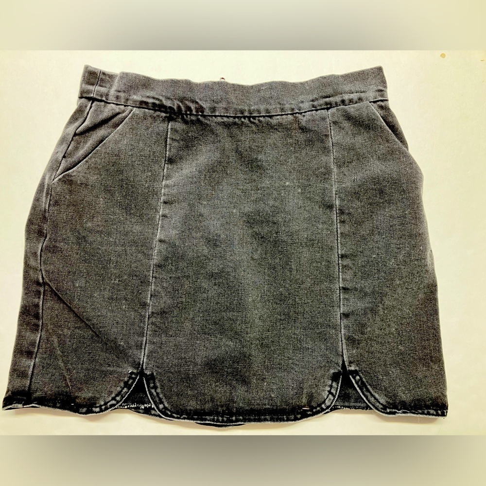 Women’s Tulip Edge Denim Mini Skirt, Size Medium, Faded Black by Forever 21